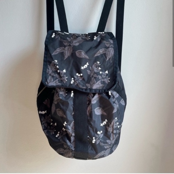 LeSportSac Backpack Grey & Black Floral - Picture 1 of 4